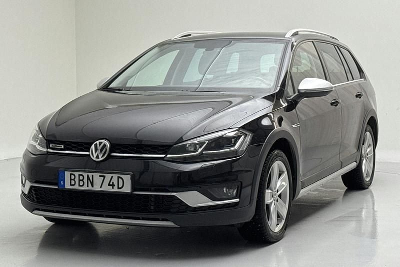 Svart Begagnad 2020 VW Golf Alltrack Kombi | 239 000 kr (Marknadspris) - Bild 1/4