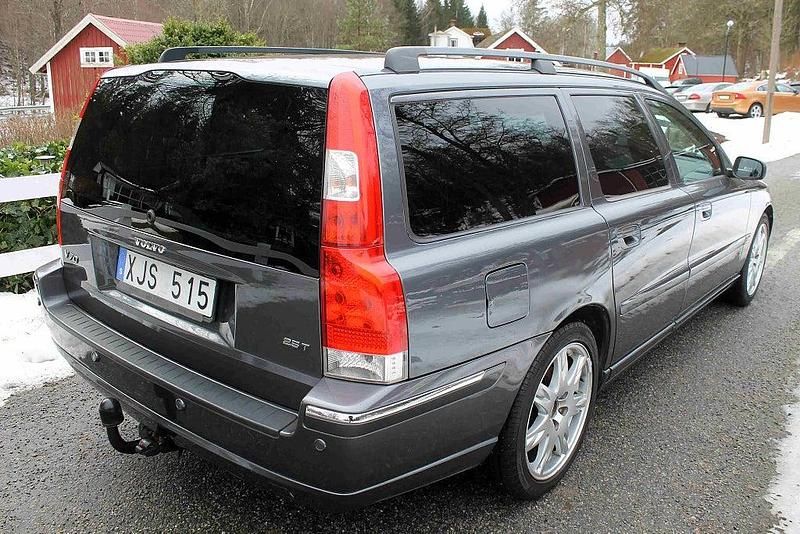 Begagnad Volvo V70 Summum 209 HK (153 kW) 2005 Grå Kombi