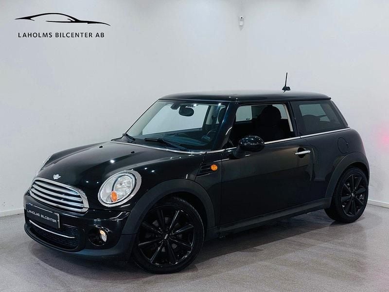 Svart Begagnad 2011 Mini Cooper D Halvkombi | 69 900 kr (Marknadspris) - Bild 1/4