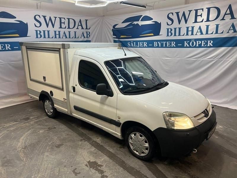 Vit Begagnad 2004 Peugeot Partner Minibuss | 29 800 kr (Lite dyr) - Bild 1/4