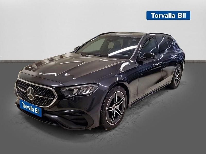 Grå Begagnad 2025 Mercedes E300 AMG line Kombi | 689 900 kr (Marknadspris) - Bild 1/3