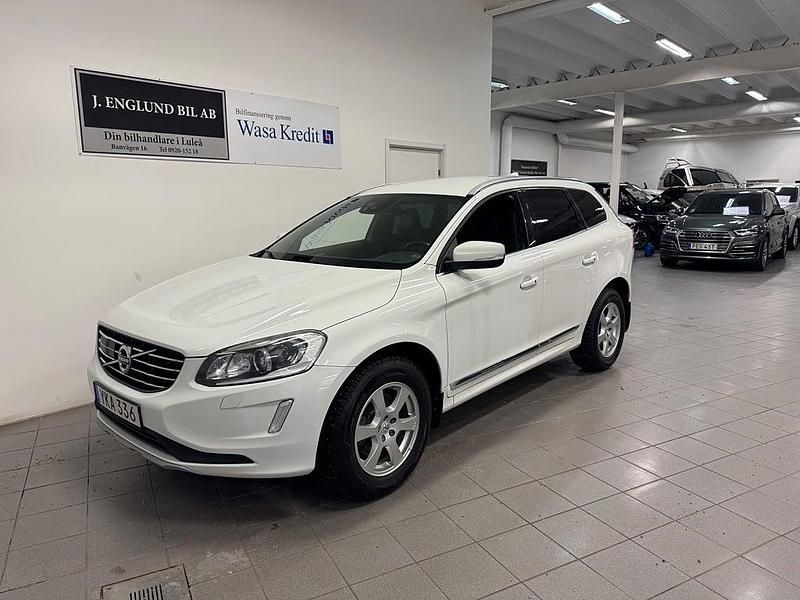 Vit Begagnad 2017 Volvo XC60 Standard SUV | 179 900 kr (Dyr) - Bild 1/4