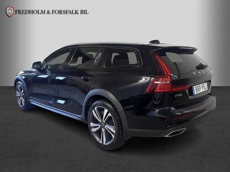 Begagnad Volvo V60 CC SE 197 HK (144 kW) 2021 Svart Kombi