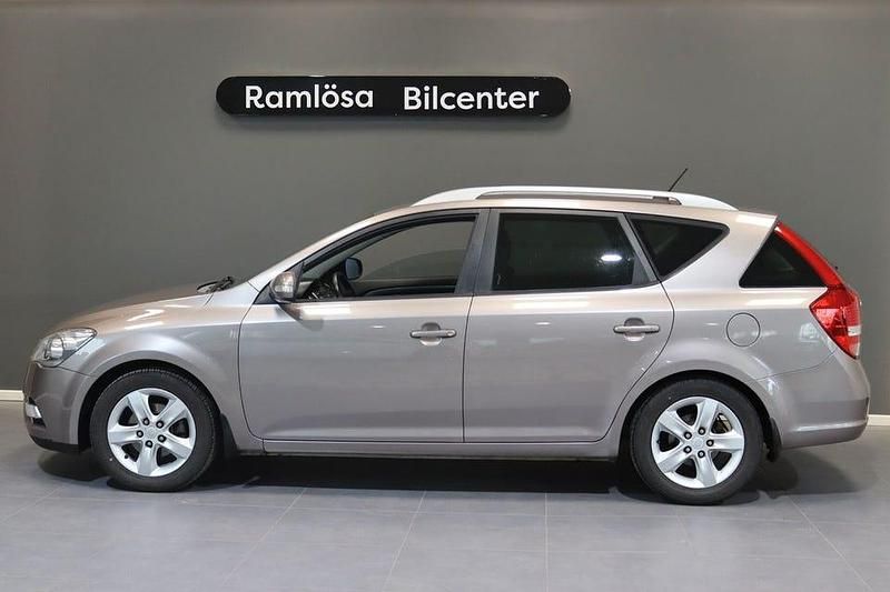 Mörkgrå Begagnad 2009 Kia Ceed Sportswagon Kombi | 39 900 kr (Marknadspris) - Bild 1/4