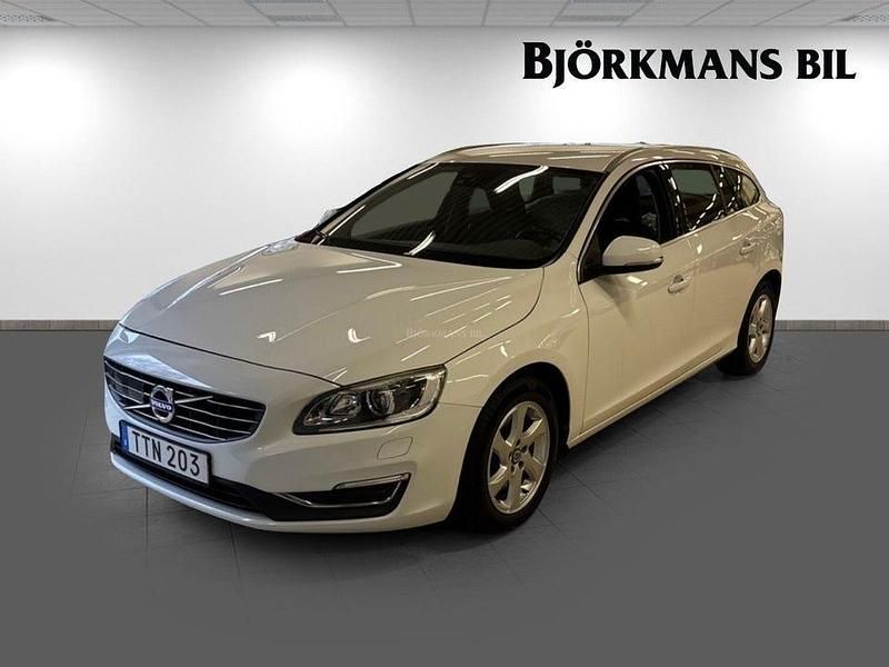 Vit Begagnad 2016 Volvo V60 Summum Kombi | 169 000 kr (Lite dyr) - Bild 1/4