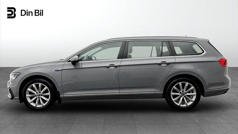 Begagnad VW Passat GTE 156 HK (114 kW) 2023 Moonstone grey Kombi
