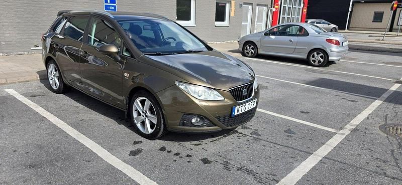 Brun Begagnad 2011 Seat Ibiza ST Kombi | 42 000 kr - Bild 1/4
