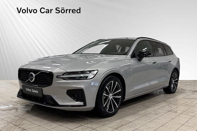 Silver Begagnad 2024 Volvo V60 Plus Kombi | 494 900 kr (Marknadspris) - Bild 1/3
