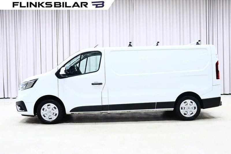 Vit Begagnad 2023 Renault Trafic Minibuss | 339 700 kr (Dyr) - Bild 1/4