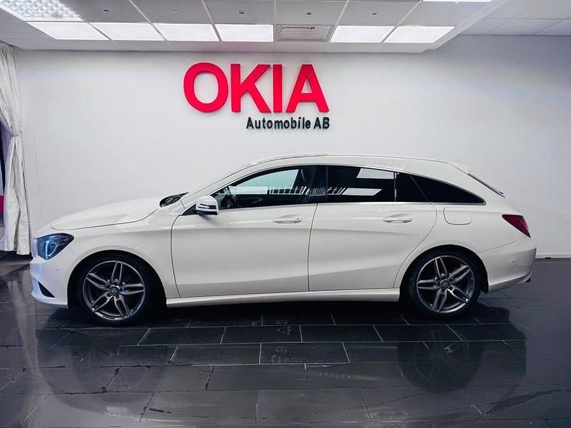 Begagnad Mercedes CLA220 Shooting Brake 177 HK (130 kW) 2016 Vit Kombi