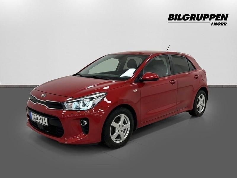 Begagnad Kia Rio Advance 84 HK (61 kW) 2018 Röd Halvkombi