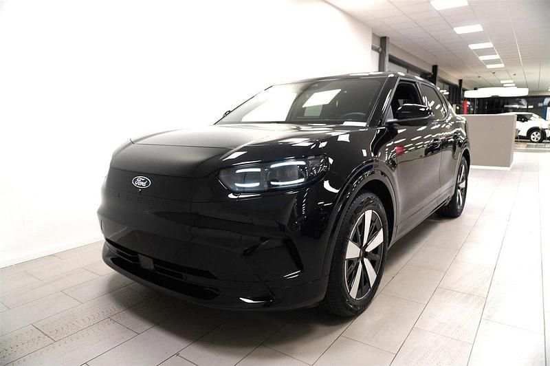 Svart (agate black (metallic)) Ny 2024 Ford Capri Halvkombi | 563 000 kr - Bild 1/4