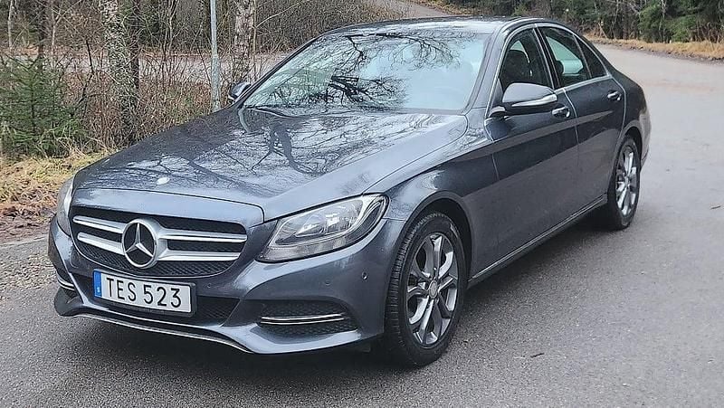 Grå Begagnad 2015 Mercedes C220 Avantgarde Sedan | 149 900 kr (Superpris) - Bild 1/4