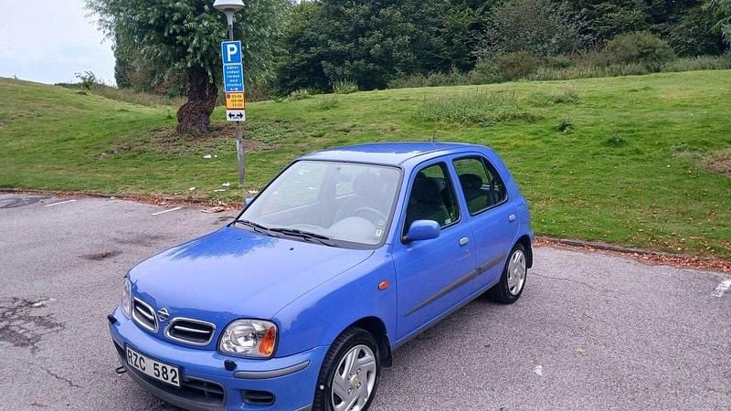 Blå Begagnad 2000 Nissan Micra Halvkombi | 29 900 kr - Bild 1/4