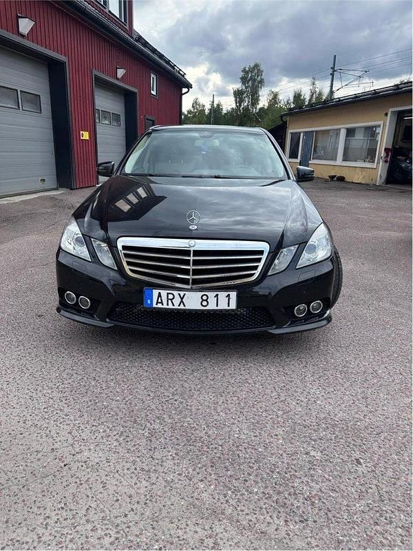 Svart Begagnad 2010 Mercedes E250 AMG Sedan | 120 000 kr (Lite dyr) - Bild 1/4