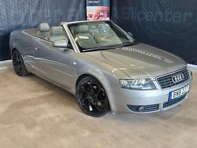 Begagnad Audi A4 220 HK (161 kW) 2003 Grå Cab