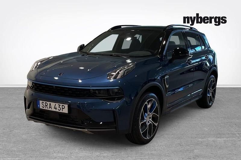Blå Begagnad 2023 Lynk & Co 01 SUV | 314 990 kr (Marknadspris) - Bild 1/4