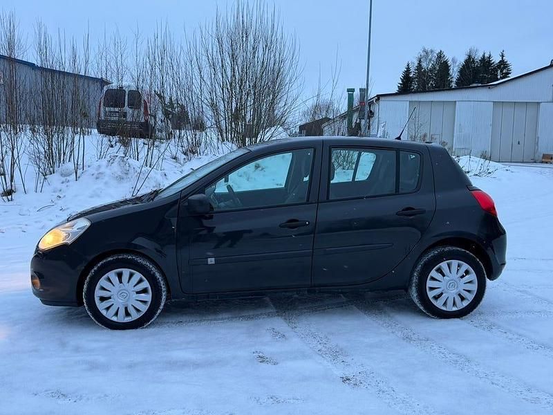 Begagnad Renault Clio R.S. 75 HK (55 kW) 2012 Halvkombi