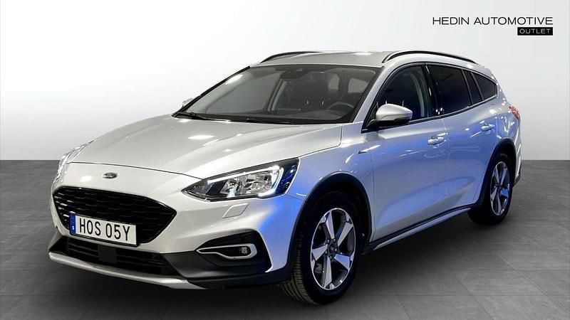 Grå (grey) Begagnad 2022 Ford Focus Active Kombi | 192 900 kr (Marknadspris) - Bild 1/4