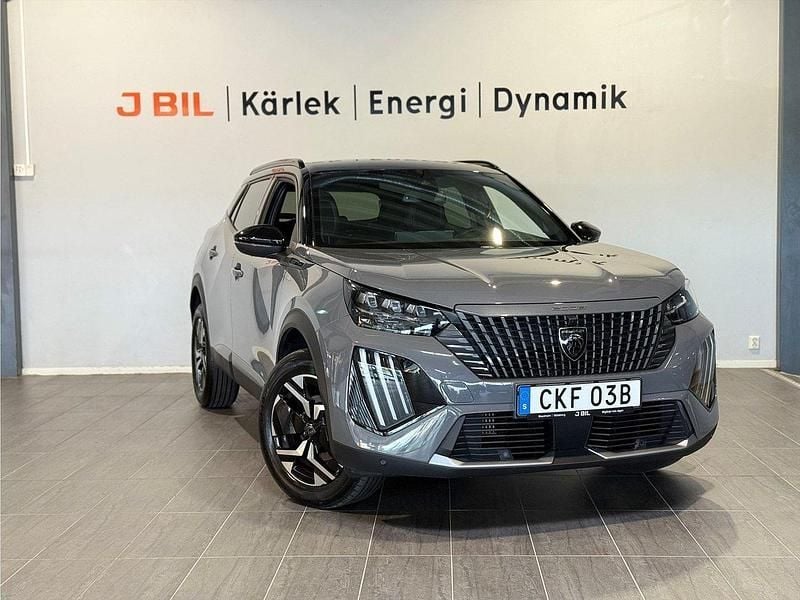 Grå Begagnad 2025 Peugeot 2008 GTi SUV | 294 900 kr (Marknadspris) - Bild 1/4