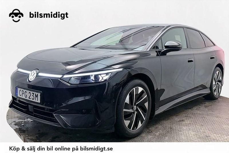 Svart Begagnad 2024 VW ID.7 Pro Halvkombi | 479 900 kr (Superpris) - Bild 1/3