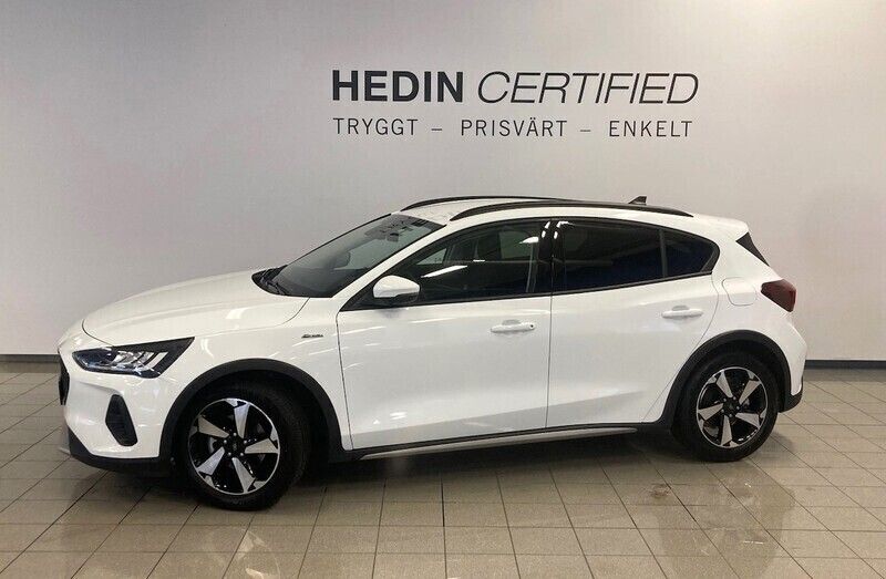 Vit Begagnad 2023 Ford Focus Active Kombi | 274 900 kr (Dyr) - Bild 1/4