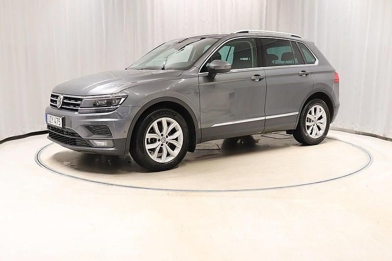 Silver Begagnad 2018 VW Tiguan SUV | 189 900 kr (Bra pris) - Bild 1/4