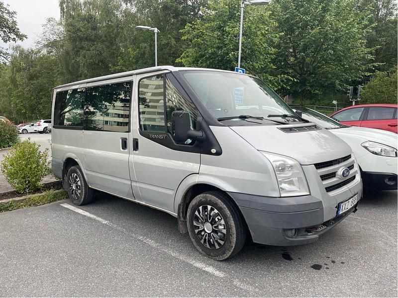Silver Begagnad 2010 Ford Transit Kombi | 55 000 kr (Superpris) - Bild 1/4