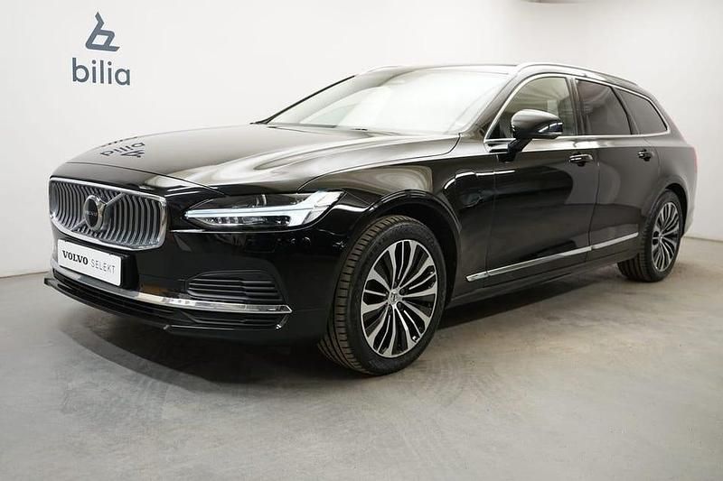 Svart Begagnad 2023 Volvo V90 Core Kombi | 369 900 kr (Marknadspris) - Bild 1/3