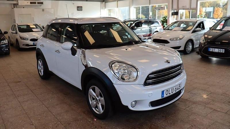 Vit Begagnad 2014 Mini One Countryman SUV | 119 900 kr (Marknadspris) - Bild 1/4