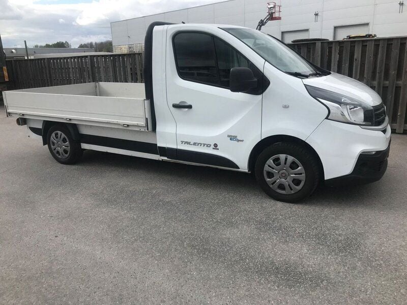 Flerfärgad (vit) Begagnad 2018 Fiat Talento Van | 109 900 kr (Marknadspris) - Bild 1/4