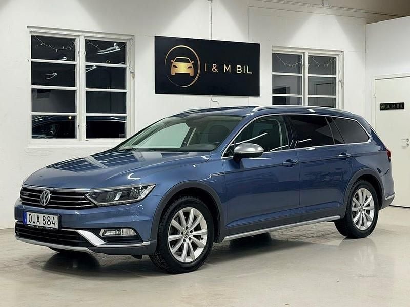 Blå Begagnad 2016 VW Passat Alltrack Kombi | 209 900 kr (Marknadspris) - Bild 1/4