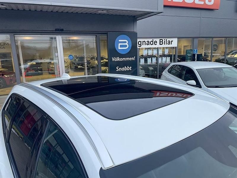 Begagnad Volvo XC60 R-Design 303 HK (222 kW) 2019 Vit SUV