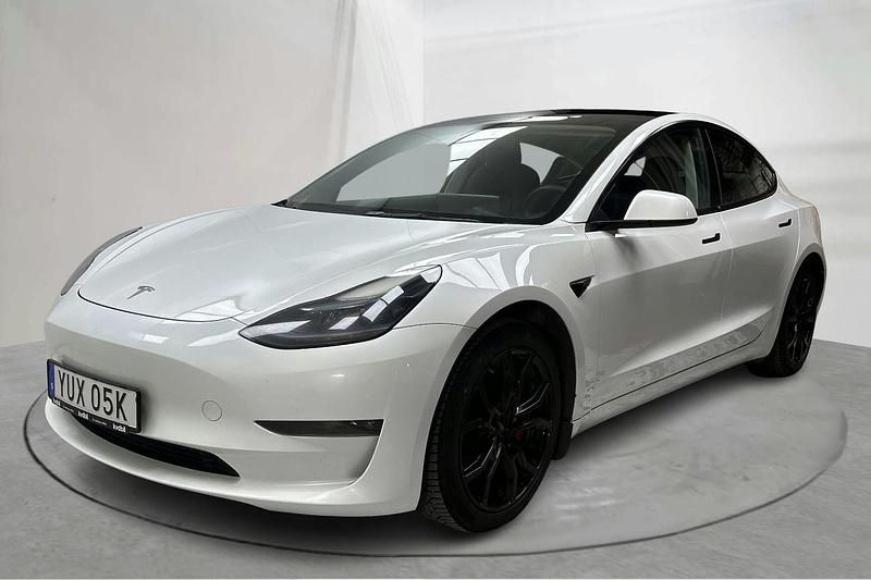 Vit Begagnad 2023 Tesla Model 3 Performance Sedan | 318 000 kr (Marknadspris) - Bild 1/4