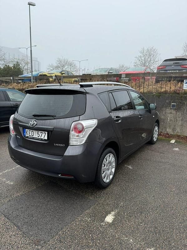 Begagnad Toyota Verso 147 HK (108 kW) 2009 Minibuss