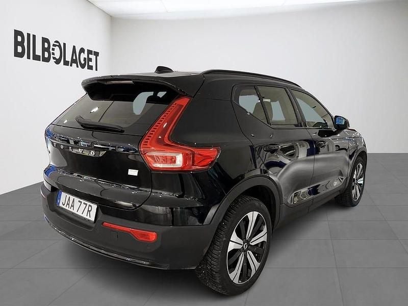 Begagnad Volvo XC40 Core 175 kW (238 HK) 2022 Svart SUV