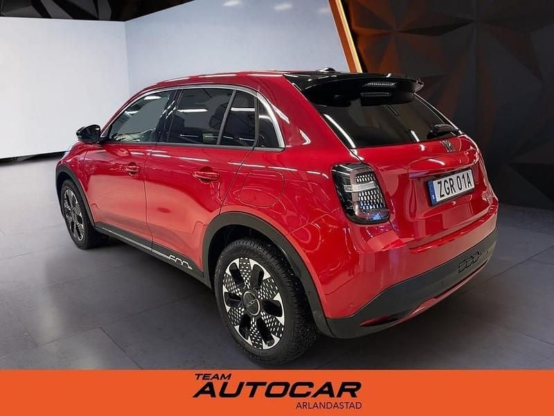 Begagnad Fiat 600 La Prima 101 HK (74 kW) 2023 Röd SUV