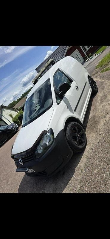 Vit Begagnad 2011 VW Caddy Minibuss | 42 500 kr (Marknadspris) - Bild 1/4