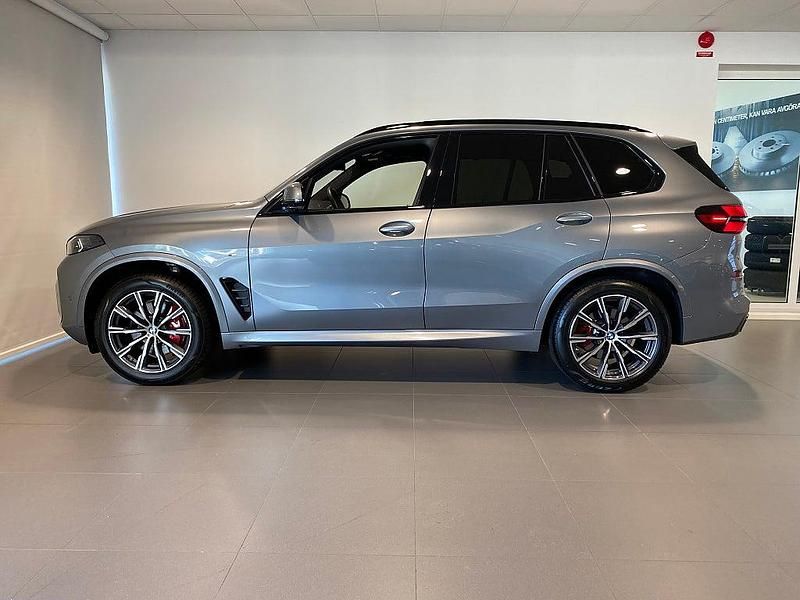 Begagnad BMW X5 Comfort Edition 286 HK (210 kW) 2024 Grå SUV