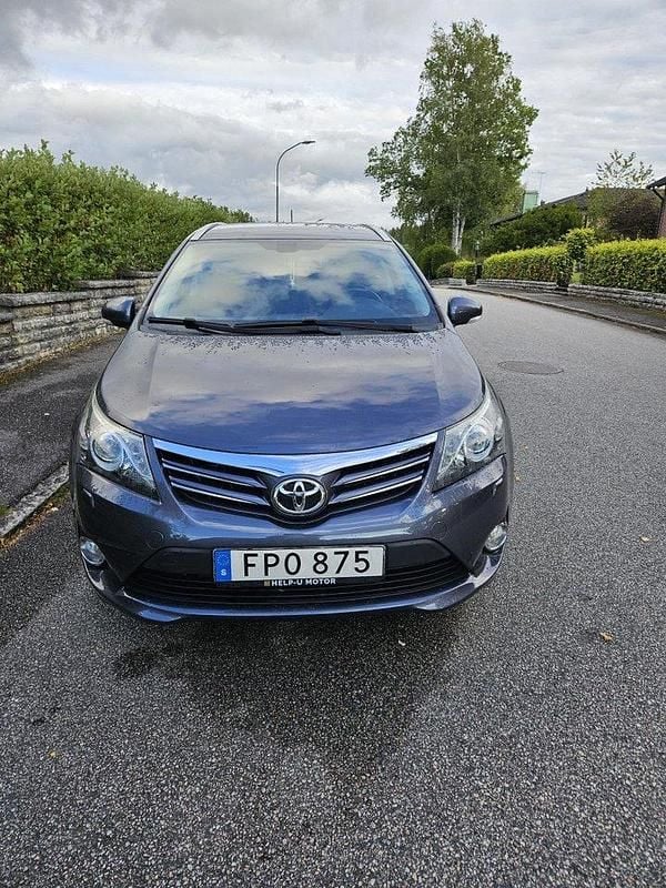 Blå Begagnad 2015 Toyota Avensis Edition Kombi | 115 000 kr (Marknadspris) - Bild 1/4