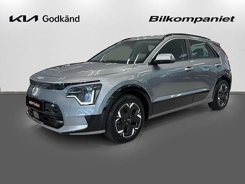 Grå Begagnad 2022 Kia e-Niro SUV | 299 900 kr (Marknadspris) - Bild 1/4
