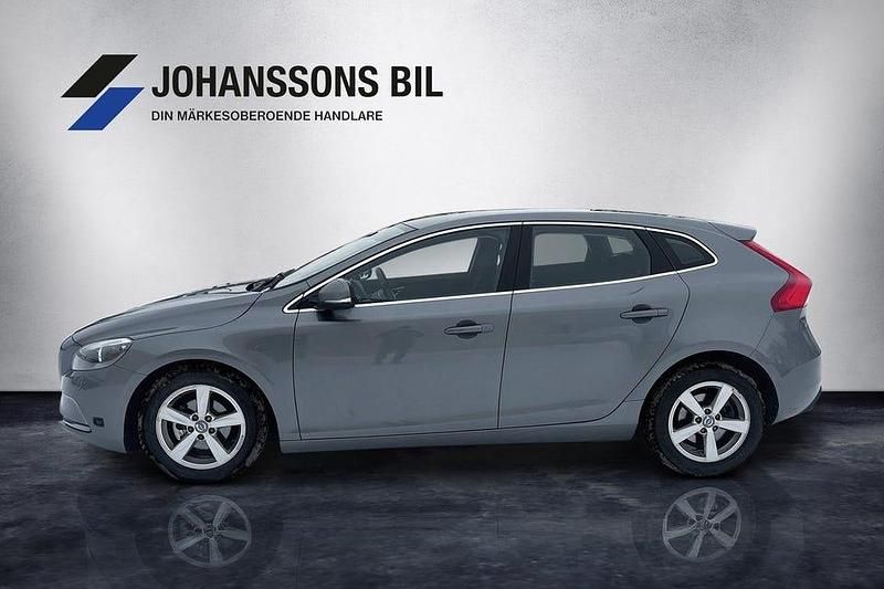 Begagnad Volvo V40 Momentum 116 HK (85 kW) 2014 Grå Halvkombi