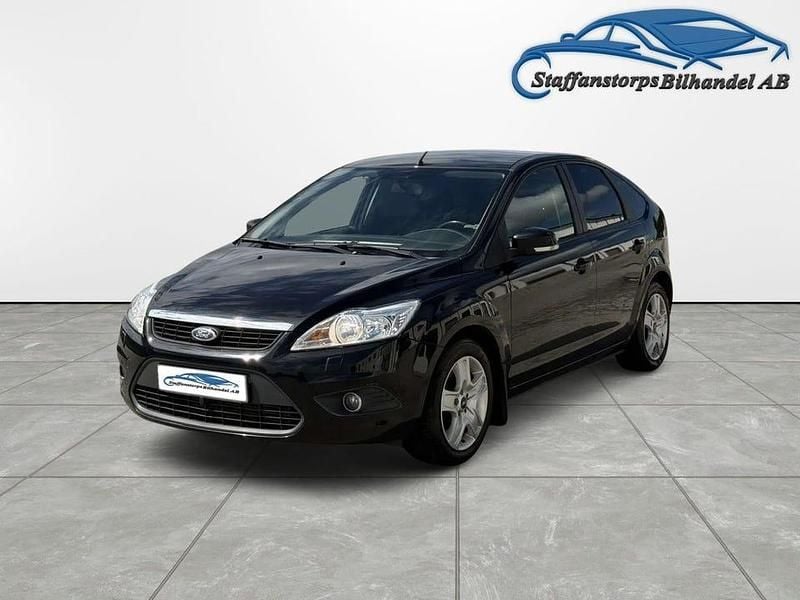 Svart Begagnad 2011 Ford Focus Platinum Halvkombi | 29 900 kr (Bra pris) - Bild 1/4