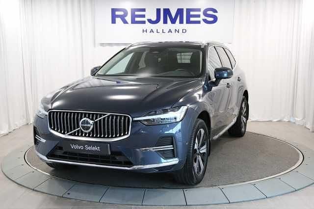 Ljusgrå Begagnad 2025 Volvo XC60 Plus SUV | 569 500 kr (Marknadspris) - Bild 1/4
