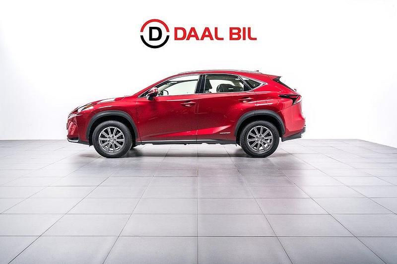 Röd Begagnad 2017 Lexus NX300h SUV | 229 700 kr (Marknadspris) - Bild 1/4