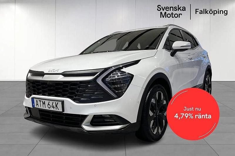 Vit Begagnad 2022 Kia Sportage Advance SUV | 349 200 kr (Marknadspris) - Bild 1/4