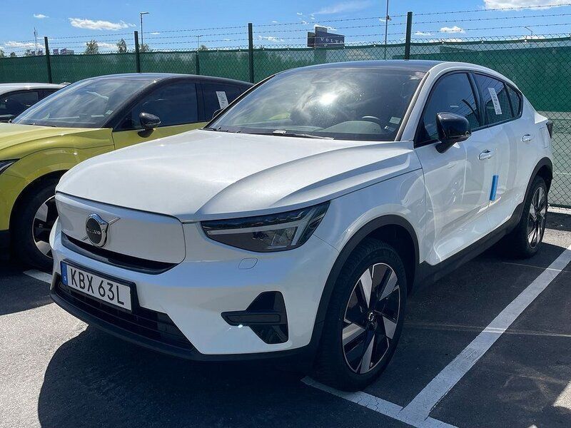 Vit Begagnad 2023 Volvo EC40 Core SUV | 374 800 kr (Superpris) - Bild 1/1