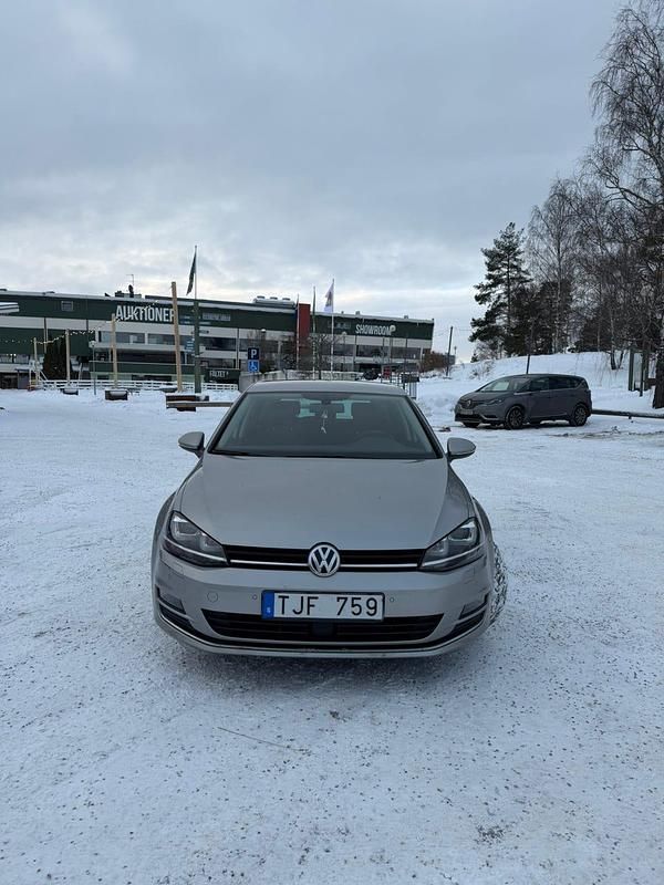 Begagnad 2014 VW Golf VII Halvkombi | 149 000 kr (Marknadspris) - Bild 1/4