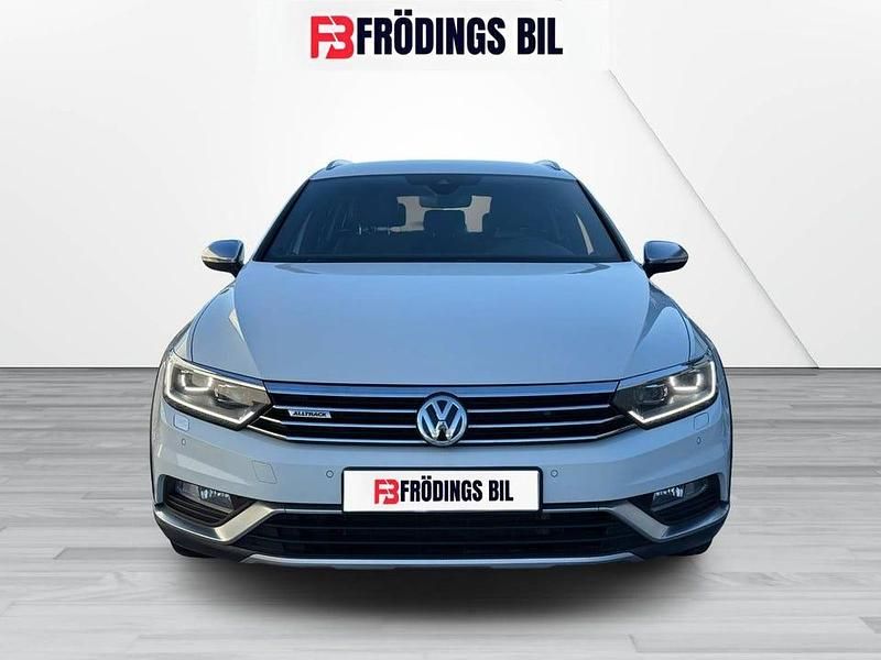 Begagnad VW Passat Alltrack 239 HK (175 kW) 2016 Vit Kombi