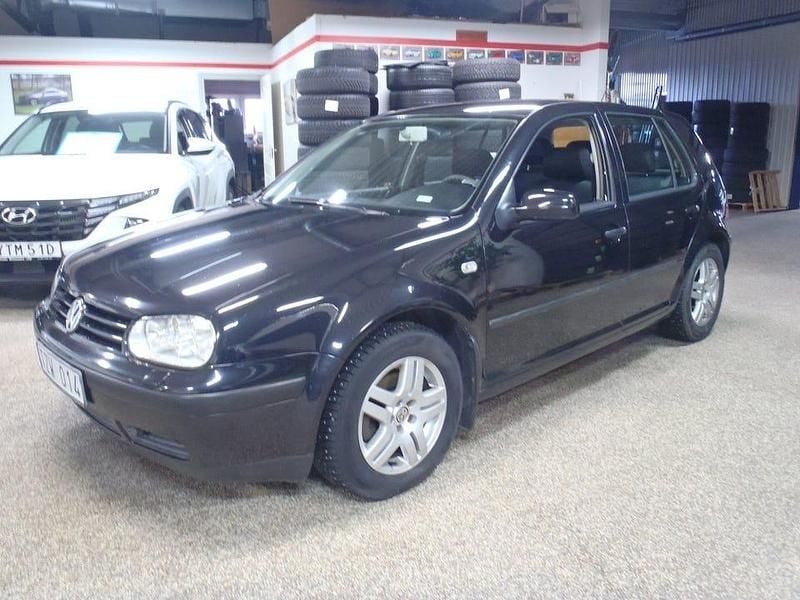 Svart Begagnad 2003 VW Golf IV Halvkombi | 19 000 kr (Marknadspris) - Bild 1/4